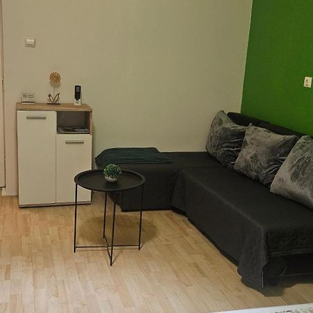 Zizi Apartman Debrecen Eksteriør bilde
